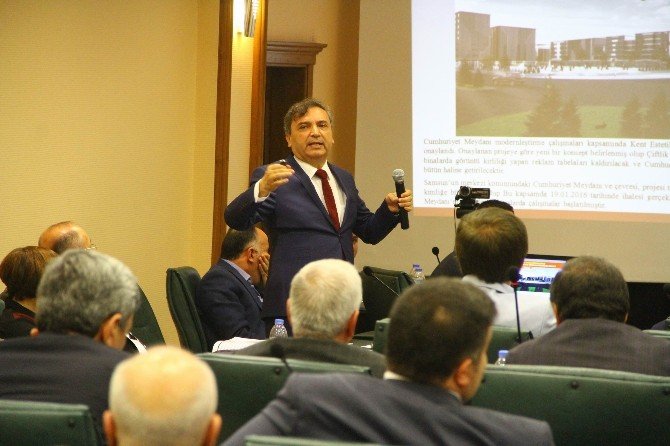 Büyükşehir 424 Kilometre Beton Yol Yaptı
