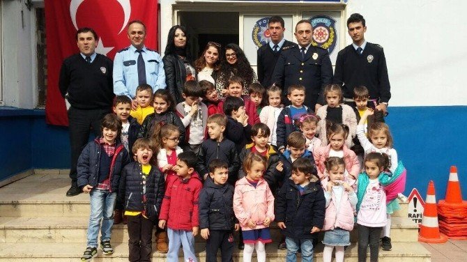 Trabzon’da Miniklerden Bölge Trafik Şube Müdürlüğü’ne Ziyaret