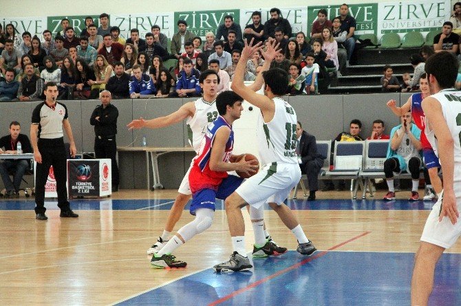 Zirve Üniversitesi’nden Play-off’lara Güzel Başlangıç