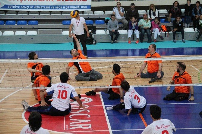 Oturarak Voleybol Ligi Müsabakaları Başladı