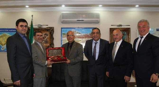 Hopa Heyeti’nden İran Konsolosluğu’na Hem Ziyaret Hem Ticaret