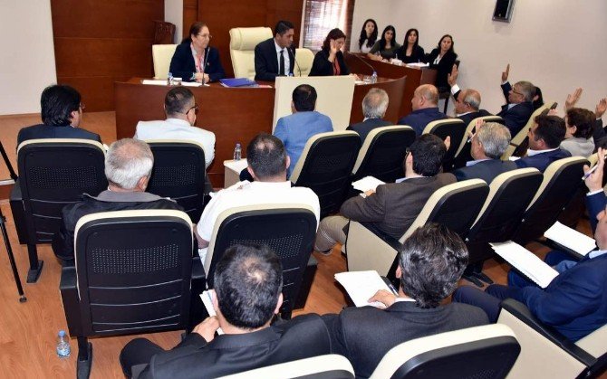 Aliağa Belediye Meclisinde Tartışılan Önerge