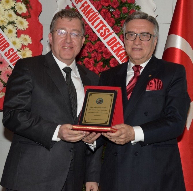 Esogü, Prof. Dr. Hikmet Hassa’yı Törenle Emekliliğe Uğurladı