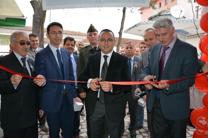 Alaçam’da Kitap Sergisi Açıldı
