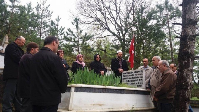 Alaçamlı Şehit Kabri Başında Dualarla Anıldı