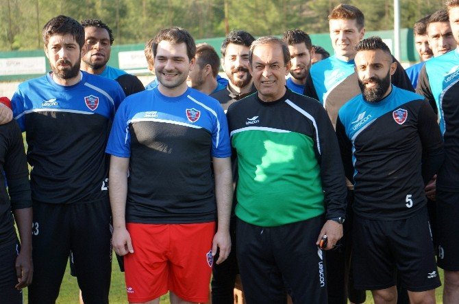 Bakan Yardımcısı Boynukalın, Karabüksporlu Futbolcularla İdmana Çıktı