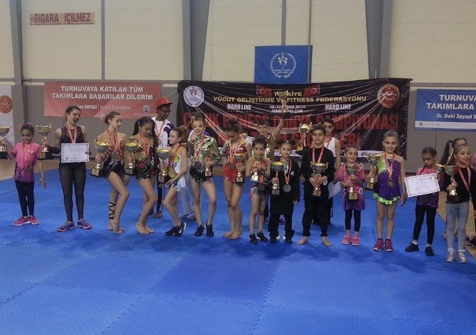 Çocuk Fitness Dünya Şampiyonası Renkli Görüntülere Sahne Oldu