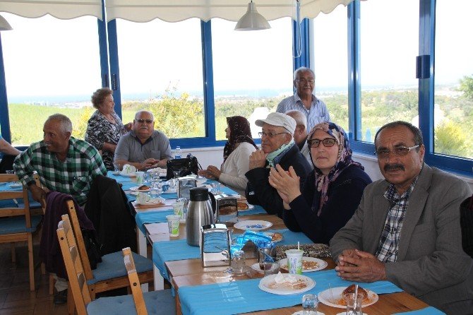 Didim’de Diyaliz Hastaları Ve Aileleri Eğlendi
