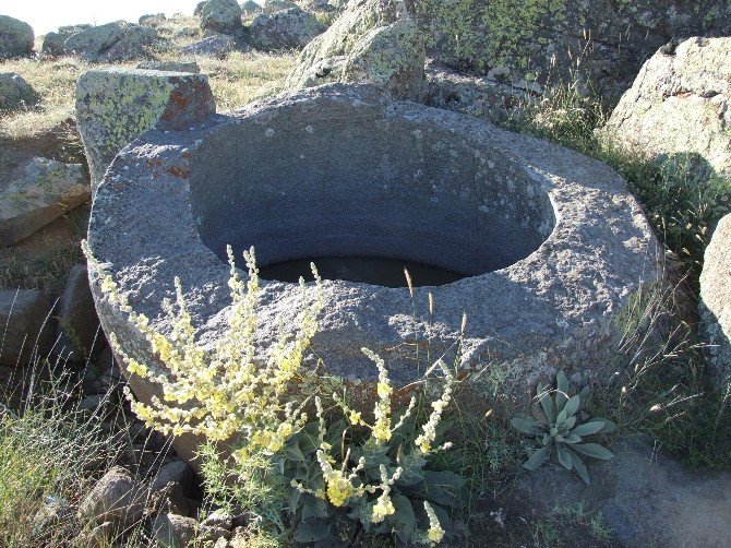 Define Avcıları Tarafından Bulunan 3400 Yıllık Tarihi Kalıntılar Gün Yüzüne Çıkmayı Bekliyor