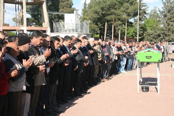 Kilis’e Roket Düşmesi Sonucu Ölen İşçi Toprağa Verildi