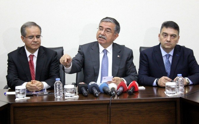 Milli Savunma Bakanı İsmet Yılmaz: