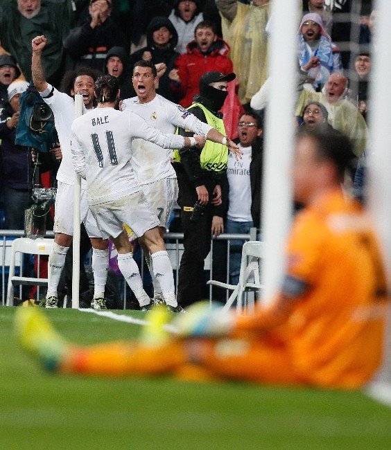 Ronaldo Hat-trick Yaptı, Real Madrıd Turladı
