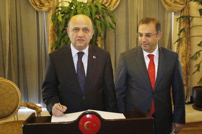 Bakan Işık: "Chp İnşallah İpe Un Sermez”