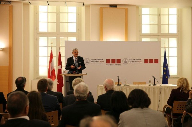 Ab Bakanı Bozkır, Avusturya’nın Başkenti Viyana’da Konferans Verdi