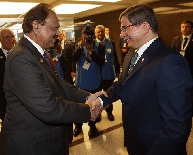 Başbakan Davutoğlu, Pakistan Cumhurbaşkanı Hüseyin İle Görüştü