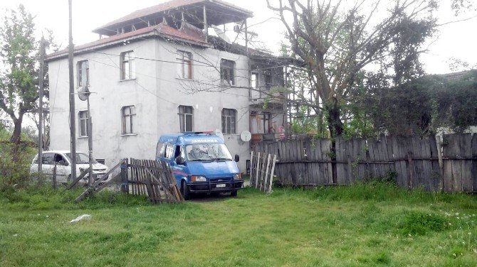 25 Yaşındaki Genç Odunlukta İntihar Etti