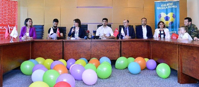 Fenerbahçeli Futbolculardan Anlamlı Destek