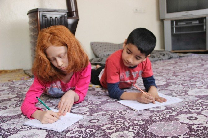 Lösemi Hastası Elif, 9 Bin Lira Olmadığı İçin Eriyor