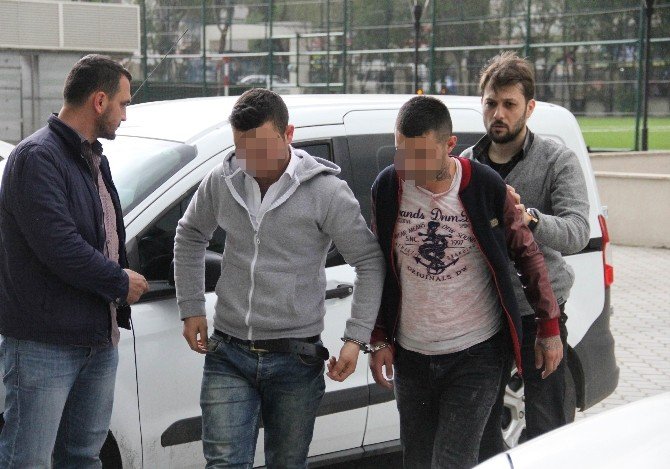 Birahanede Uyuşturucu Haplarla Yakalandılar