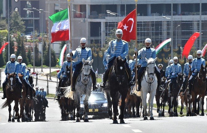İran Cumhurbaşkanı Ruhani Cumhurbaşkanlığı Külliyesinde