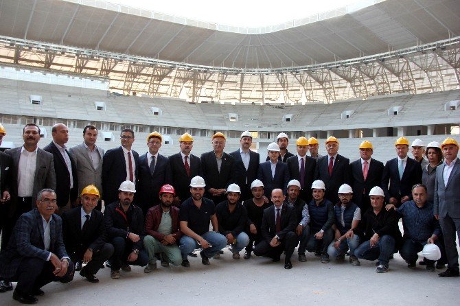 Bakan Kılıç, Gaziantep Arena Stadyumunda İnceleme Yaptı