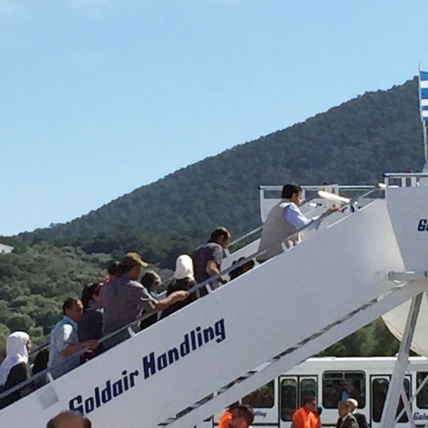 Papa 12 Sığınmacıyı Vatikan’a Götürdü