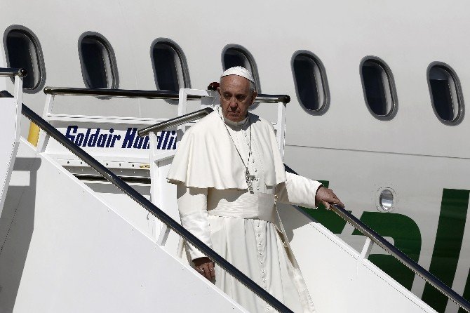Papa Francis Yunanistan’da