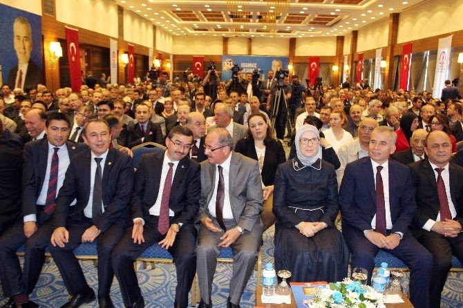 Bakan Ramazanoğlu: "Turgut Özal Yaptığı Uygulamalarla Değişimin Öncüsü Oldu"