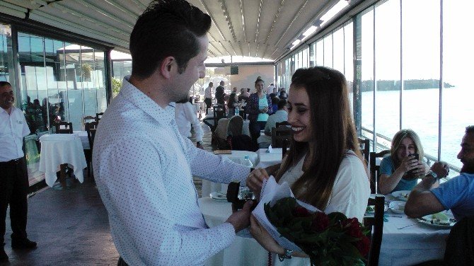 Karadeniz Modeli İlginç Evlenme Teklifi
