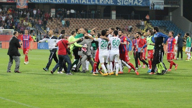 Maç Sonu Saha Savaş Alanına Döndü