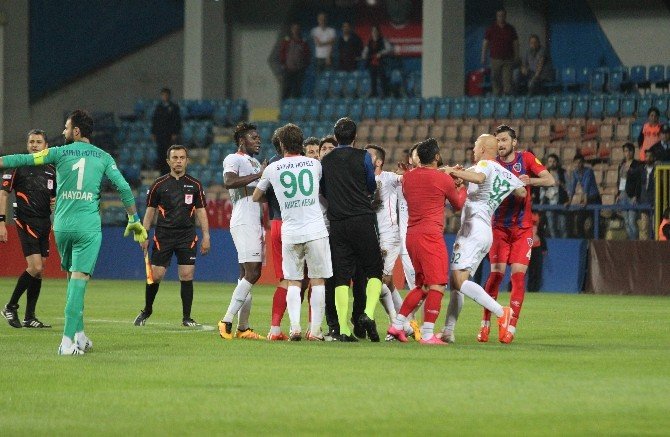 Maç Sonu Saha Savaş Alanına Döndü