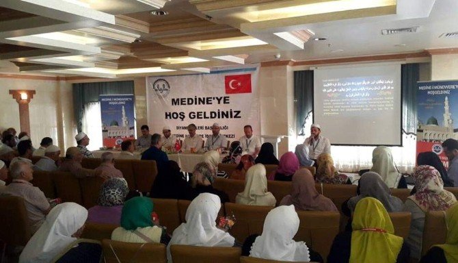 Medine’de Kutlu Doğum Coşkusu