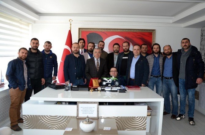 Motosikletçilerin Pist İsteği