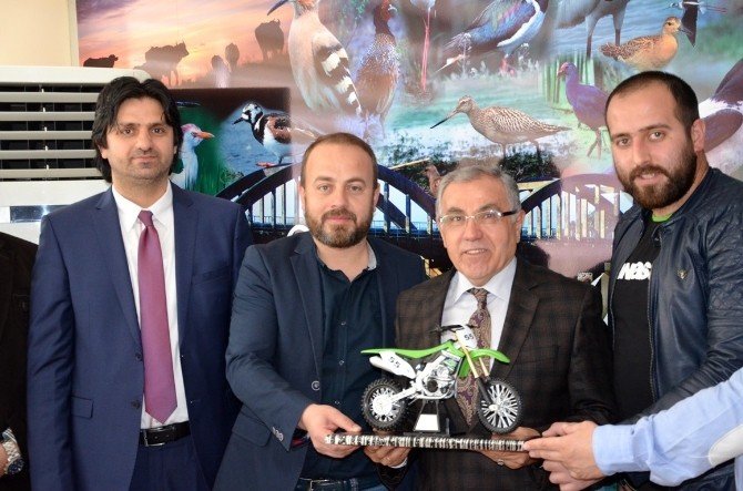 Motosikletçilerin Pist İsteği