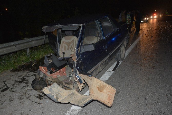 İkiye Ayrılan Otomobilden Burunları Kanamadan Çıktılar