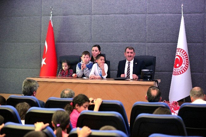 Karaaslan Ve Köktaş Samsunlu Öğrencileri Mecliste Ağırladı