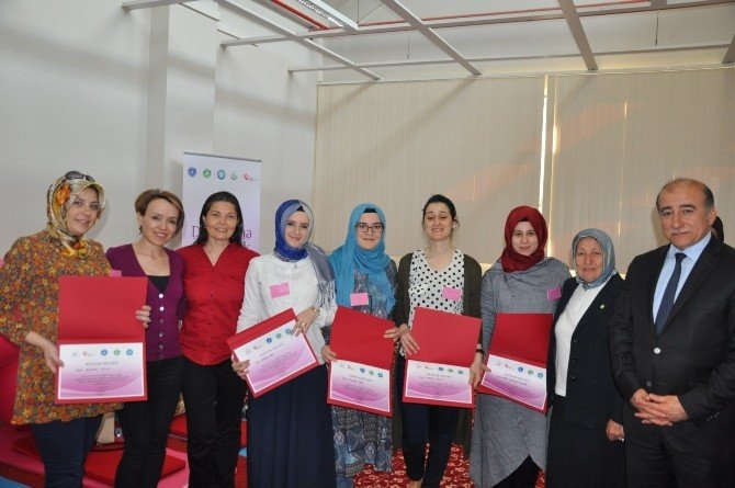 Sezaryenı Azaltmak İçin Anne Adaylarına Eğitim Veriliyor