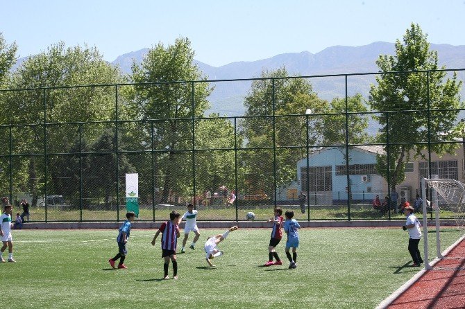 Minikler Futbol Turnuvası’nda Şampiyon Bursaspor