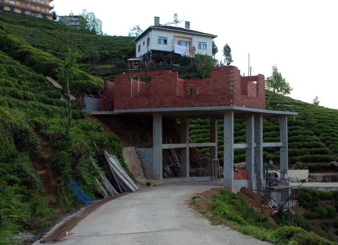 Rize’de Bir İlginç Yapı Daha Yükseliyor