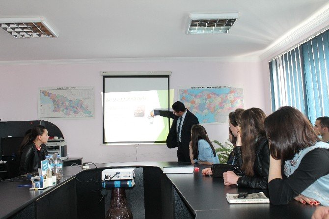 Tiflis’te “Hat Sanatı” Söyleşisi