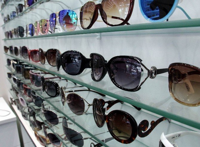 Bijuterilerde Satılan Güneş Gözlükleri “Oyuncak”