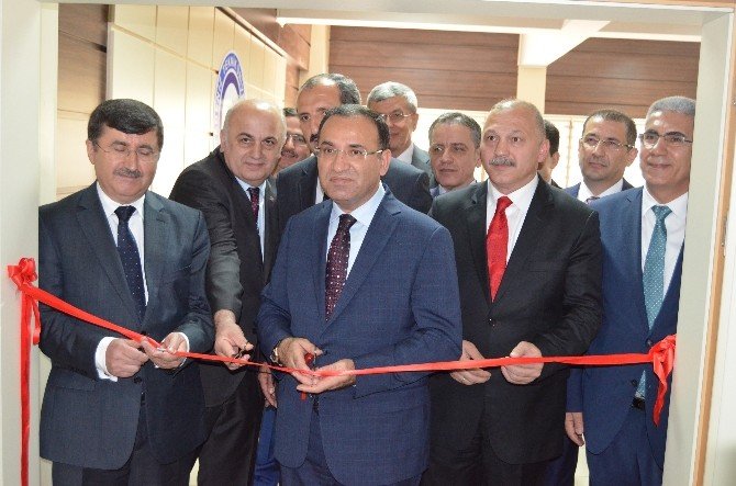 Adalet Bakanı Bekir Bozdağ Trabzon Gezisini Sürdürüyor