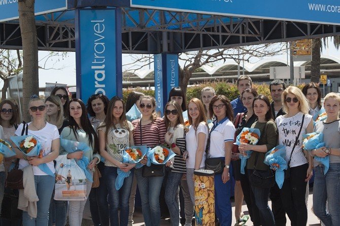 Antalya, 2016 Sezonunun İlk Polonyalı Turistlerini Karşıladı