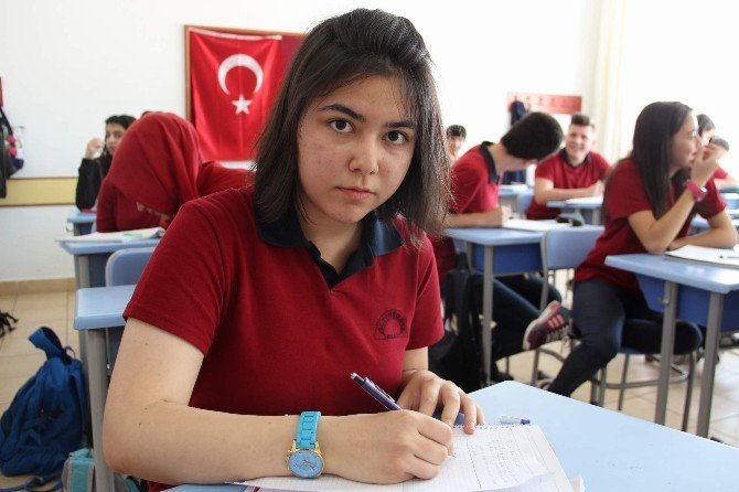 Mülteci Çocukları Yazdı Türkiye Birincisi Oldu