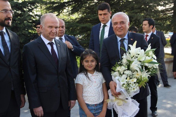 Ekonomi Bakanı Elitaş: “Kapadokya’da Kış Turizmini Ortaya Çıkartmamız Lazım”