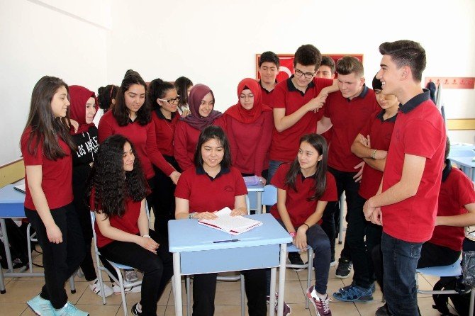 Mülteci Çocukları Yazdı Türkiye Birincisi Oldu