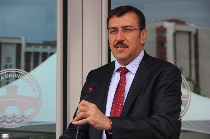 Bakan Tüfenkci, Yerli Otomobile Dikkat Çekti