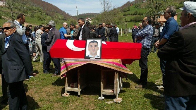 Dişini Çektirdikten Sonra Hayatını Kaybeden Polis Son Yolculuğuna Uğurlandı