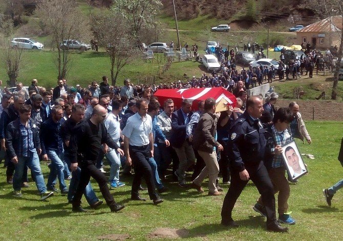 Dişini Çektirdikten Sonra Hayatını Kaybeden Polis Son Yolculuğuna Uğurlandı