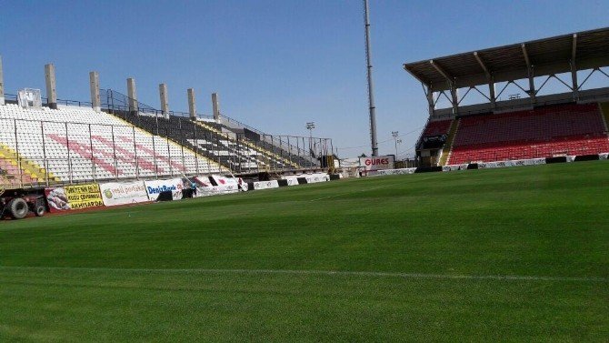 Manisa 19 Mayıs Stadyumu’nda Zemin Sorunu Çözüldü